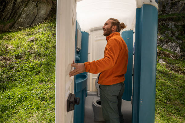 Portable Toilet Options We Offer in Nichols Hills, OK